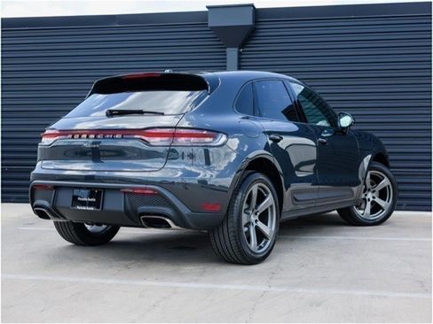 Certified 2025 Porsche Macan image 7