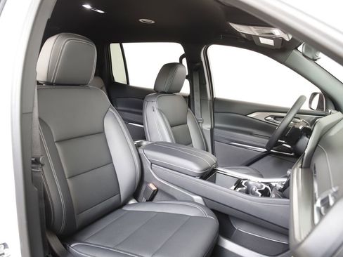 New 2026 Chevrolet Traverse LT w/ Midnight/Sport Edition FWD image 8