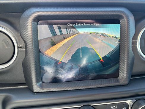 Used 2020 Jeep Wrangler Unlimited Sahara w/ Uconnect 4C Nav & Sound Group AWD/4WD image 23