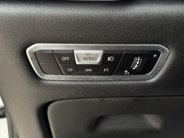 Used 2022 BMW X5 xDrive40i w/ Luxury Seating Package AWD/4WD image 27
