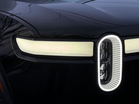 Used 2022 Rivian R1S Launch Edition image 21