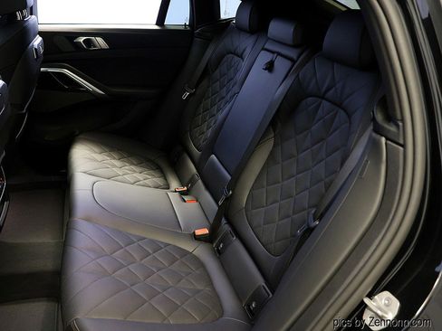 Certified 2025 BMW X6 xDrive40i w/ Climate Comfort Package image 12