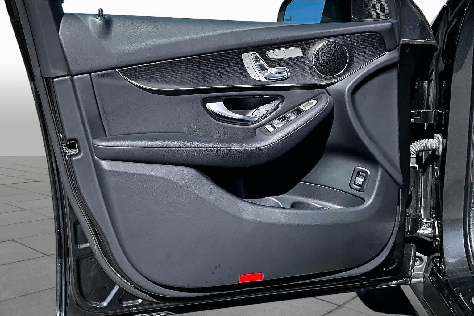 Used 2022 Mercedes-Benz GLC 300 4MATIC image 21