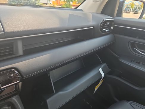 New 2025 Honda Pilot Touring image 33