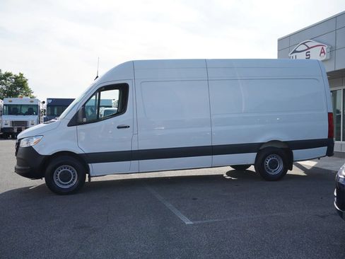 Used 2023 Mercedes-Benz Sprinter 2500 image 3