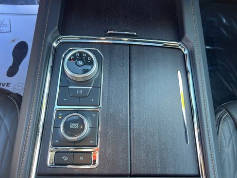 Certified 2024 Ford Expedition Platinum image 34