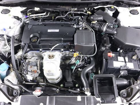 Used 2017 Honda Accord LX image 34