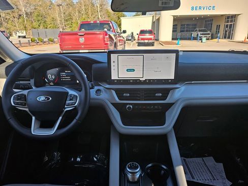 New 2026 Ford Explorer Active w/ Active Comfort Package image 12