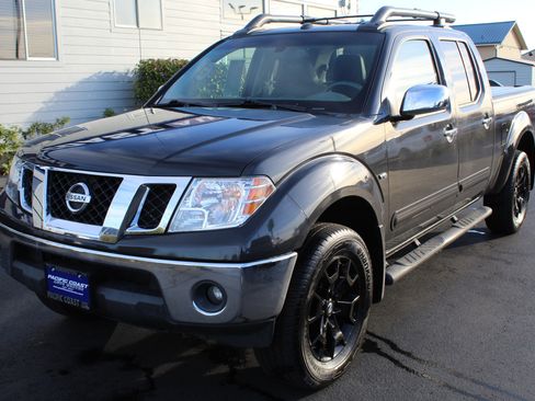 Used 2012 Nissan Frontier PRO-4X image 2