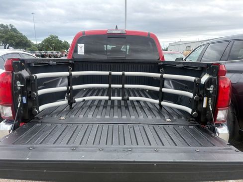 Used 2022 Toyota Tacoma SR5 RWD image 6