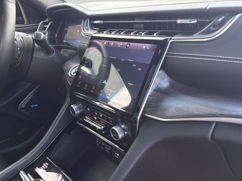 Used 2022 Jeep Grand Cherokee L Overland w/ Luxury Tech Group IV image 39