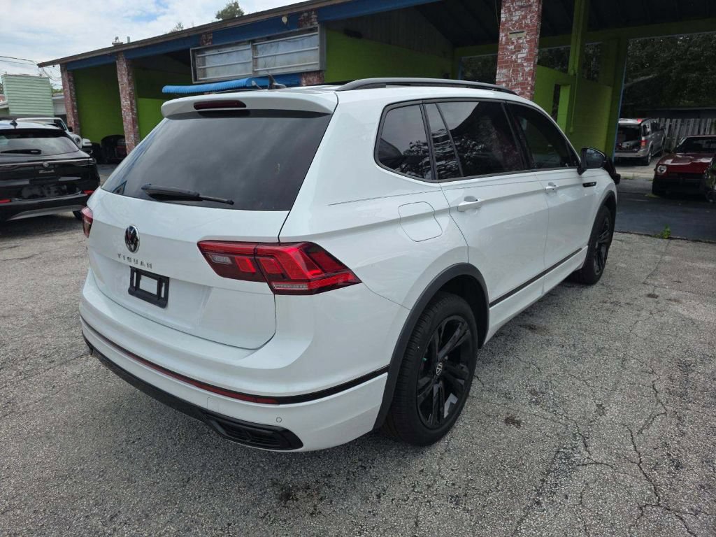 Used 2024 Volkswagen Tiguan SE R-Line FWD image 8