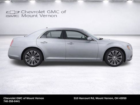 Used 2014 Chrysler 300 S AWD/4WD image 9