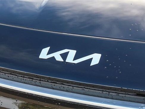 New 2025 Kia Niro EX image 5