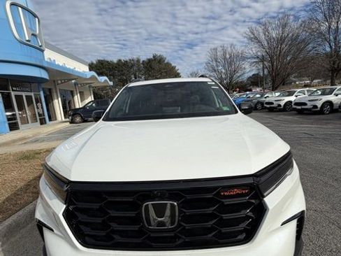 New 2025 Honda Pilot TrailSport image 3