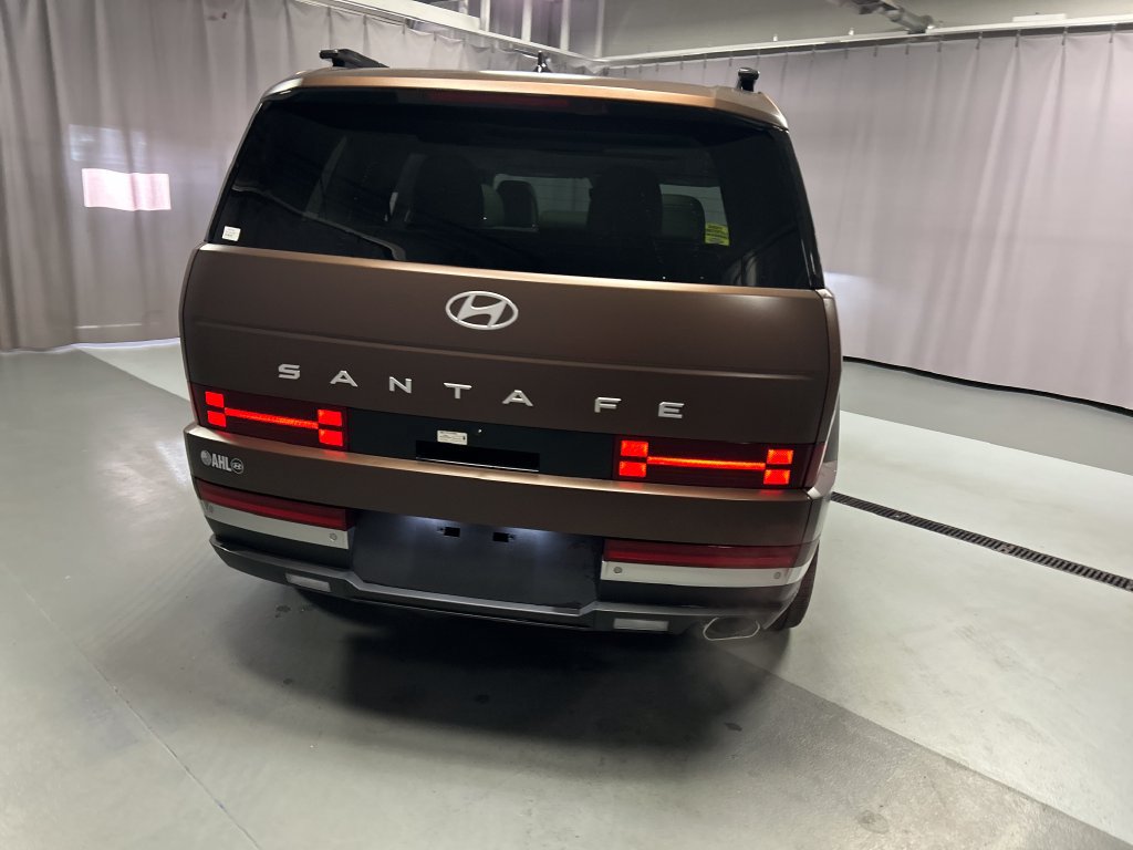 Used 2025 Hyundai Santa Fe Limited FWD image 6
