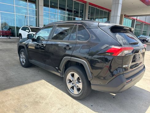 Used 2024 Toyota RAV4 LE AWD/4WD image 15