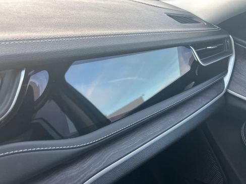 Used 2023 Jeep Grand Cherokee Limited w/ Luxury Tech Group II image 43