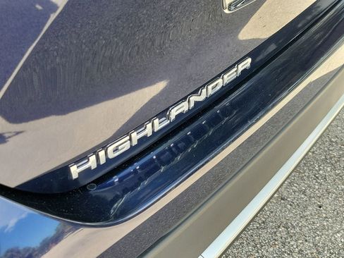Used 2025 Toyota Highlander XSE AWD/4WD image 6