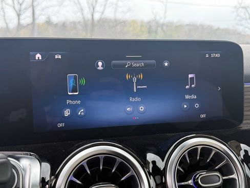 New 2026 Mercedes-Benz GLB 250 4MATIC image 27