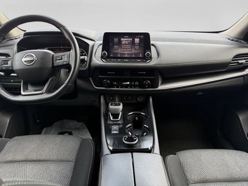 Used 2025 Nissan Rogue SV AWD/4WD image 24