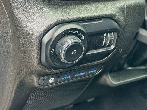 Used 2023 Jeep Wrangler Unlimited Sahara w/ Cold Weather Group AWD/4WD image 11