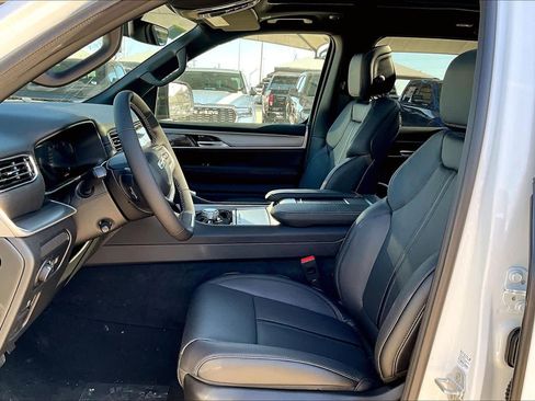 New 2026 Jeep Grand Wagoneer Limited AWD/4WD image 10