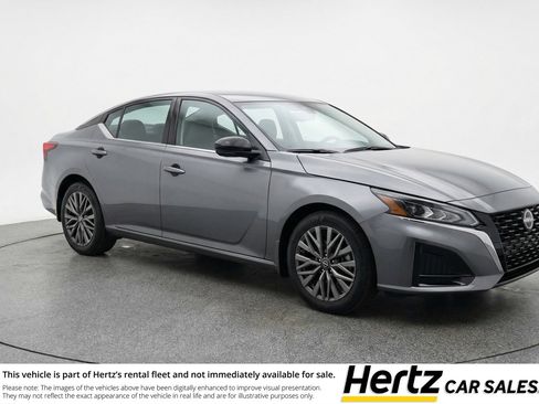 Used 2025 Nissan Altima 2.5 SV FWD image 1