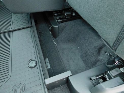 New 2025 RAM 1500 Laramie image 22