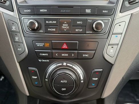 Used 2017 Hyundai Santa Fe Limited image 24