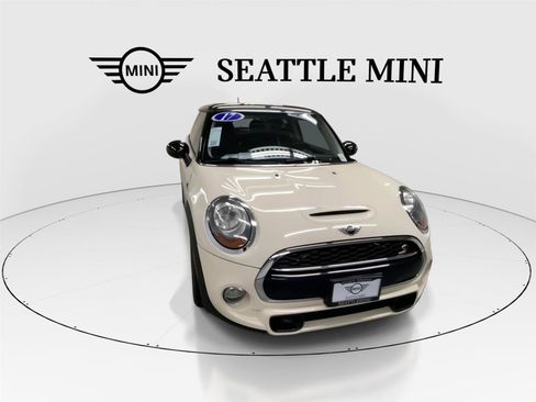 Used 2017 MINI Cooper S image 3