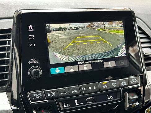 Used 2024 Honda Odyssey Touring image 25