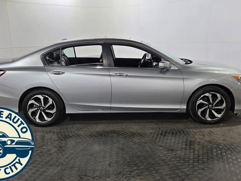 Used 2017 Honda Accord EX-L image 8