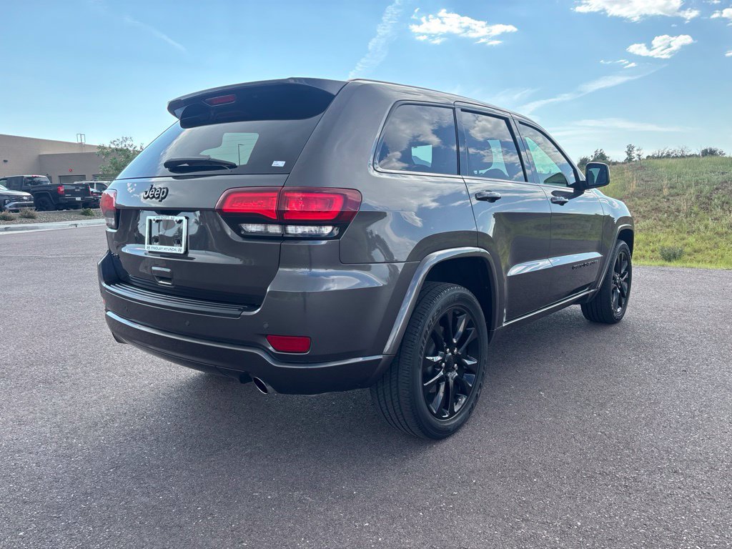 Used 2021 Jeep Grand Cherokee Laredo X AWD/4WD image 4