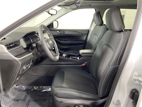 Used 2023 Jeep Grand Cherokee L Laredo w/ Luxury Tech Group I AWD/4WD image 16