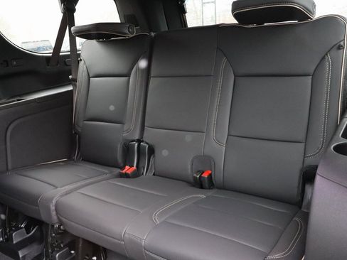 New 2026 Chevrolet Suburban Premier image 23