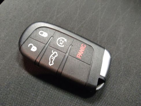 Used 2020 Dodge Durango SXT w/ 3rd Row Seating Group RWD image 32