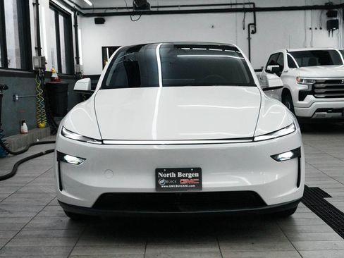 Used 2026 Tesla Model Y Long Range AWD/4WD image 2