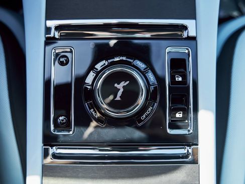 Used 2025 Rolls-Royce Spectre Base image 73