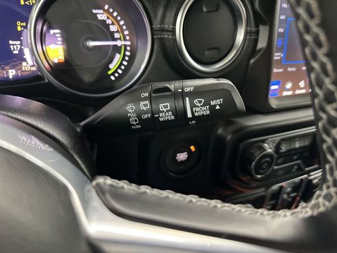 Used 2023 Jeep Wrangler Unlimited Sahara w/ Cold Weather Group image 34