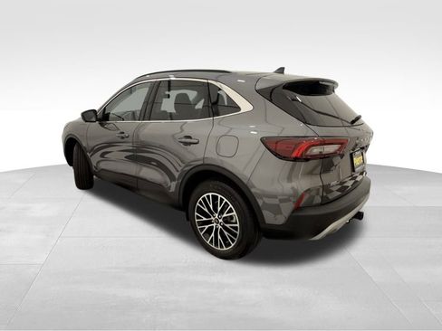 New 2025 Ford Escape SE w/ PHEV Premium Package image 2