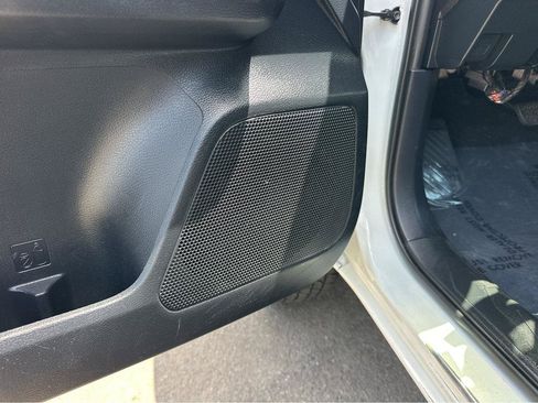 Used 2018 Toyota Tacoma SR RWD image 34