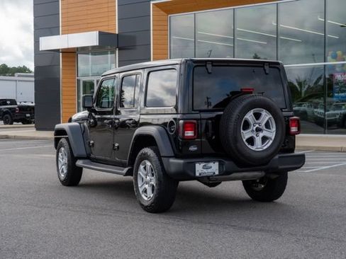 Used 2022 Jeep Wrangler Unlimited Sport w/ Sun And Sound Package AWD/4WD image 3