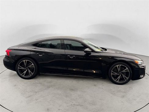 Used 2022 Audi e-tron GT Premium Plus w/ Performance Package image 8