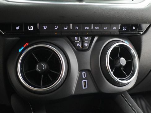 Used 2026 Chevrolet Blazer LT w/ Convenience Package FWD image 17