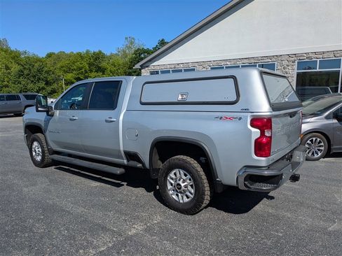 Used 2021 Chevrolet Silverado 2500 LT w/ Convenience Package AWD/4WD image 4