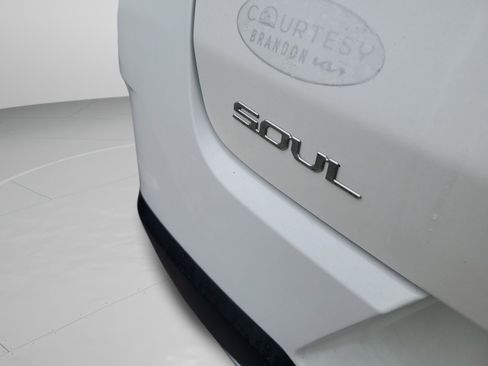 Certified 2025 Kia Soul LX image 8