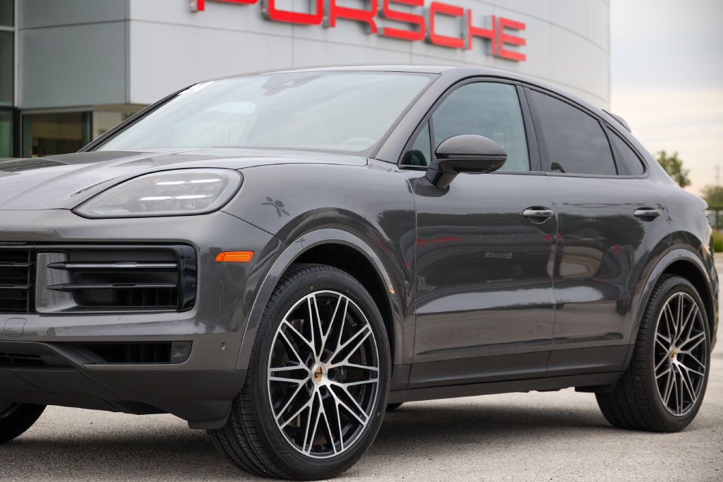 Certified 2024 Porsche Cayenne Coupe AWD/4WD image 9