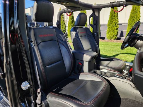 Used 2022 Jeep Gladiator Rubicon w/ Trailer Tow Package image 9