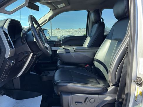 Used 2019 Ford F150 Lariat w/ Trailer Tow Package image 12